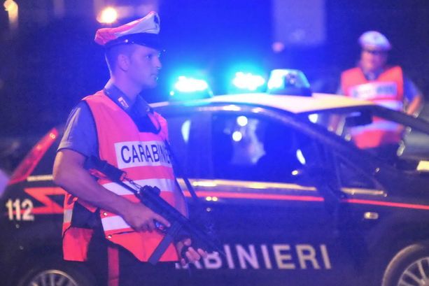 Ancora sangue in piazzale Trento a Varese: lite a bottigliate, due giovani feriti