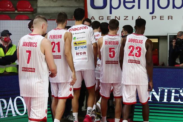 L’orgoglio è una coperta troppo corta se sei pieno di problemi