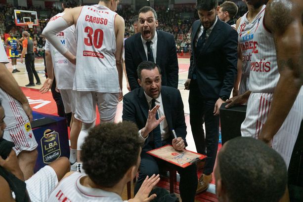 I disperati, pronti a tutto. La corda. La cordata I disperati, pronti a tutto. La corda. La cordata