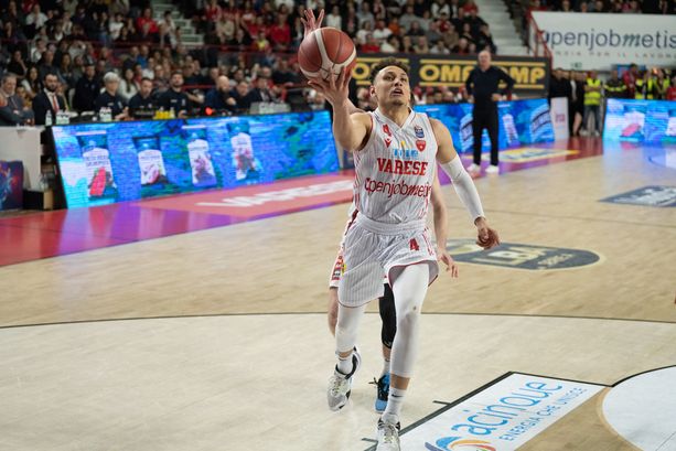 SASSARI-VARESE, la diretta. Biancorossi in campo per blindare il quarto posto
