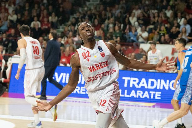 Il buio della ragion cestistica. E la profezia di quella sera, in piazza Monte Grappa... Il buio della ragion cestistica. E la profezia di quella sera, in piazza Monte Grappa...