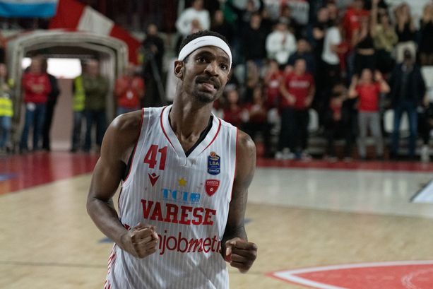 Questione di segnali: su Varese nemmeno una nuvola Questione di segnali: su Varese nemmeno una nuvola