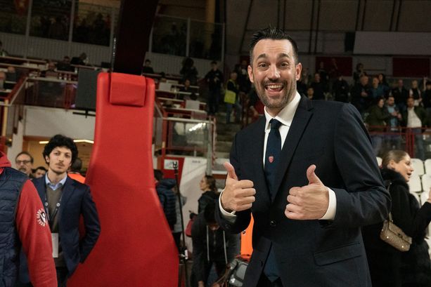 Matt Brase si allontana sempre di più dalla Pallacanestro Varese Matt Brase si allontana sempre di più dalla Pallacanestro Varese