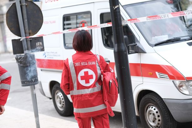 Gavirate, investimento sulla Provinciale 1: soccorsa ragazza di 17 anni Gavirate, investimento sulla Provinciale 1: soccorsa ragazza di 17 anni