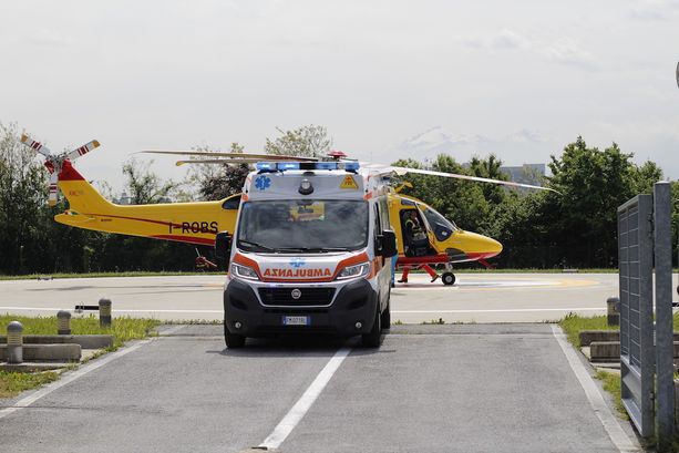 Scontro tra un'auto e un camion in autostrada: gravissimo un uomo di 55 anni Scontro tra un'auto e un camion in autostrada: gravissimo un uomo di 55 anni