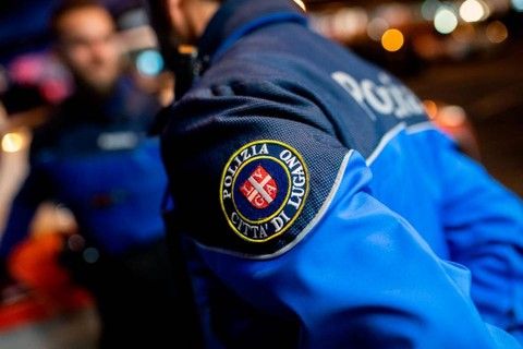 Rapina in casa in Canton Ticino: cinque uomini armati in fuga verso l'Italia Rapina in casa in Canton Ticino: cinque uomini armati in fuga verso l'Italia