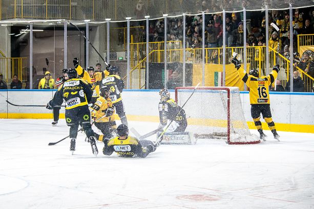 Mastini, ci avete riempito gli occhi di tutto. È l'alba di un nuovo giorno a cui mancano tre partite per diventare eterno (FOTO)