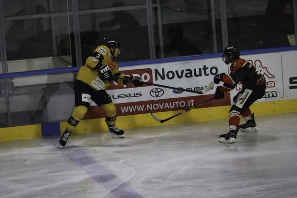 FOTO Dopo 10 gol, 65 minuti, 20 rigori e una partita sublime i Mastini urlano al Caldaro: «Noi ci siamo!» (6-5) FOTO Dopo 10 gol, 65 minuti, 20 rigori e una partita sublime i Mastini urlano al Caldaro: «Noi ci siamo!» (6-5)
