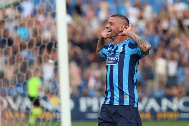 Lepore, l'uomo dei sogni: «Un giorno tornerò a Varese e chiuderò il cerchio» Lepore, l'uomo dei sogni: «Un giorno tornerò a Varese e chiuderò il cerchio»