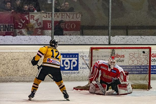 FOTO. L'urlo di Franchini all'overtime batte un grande Pergine. Capitan Raimondi finisce in ospedale: forza Edo! FOTO. L'urlo di Franchini all'overtime batte un grande Pergine. Capitan Raimondi finisce in ospedale: forza Edo!