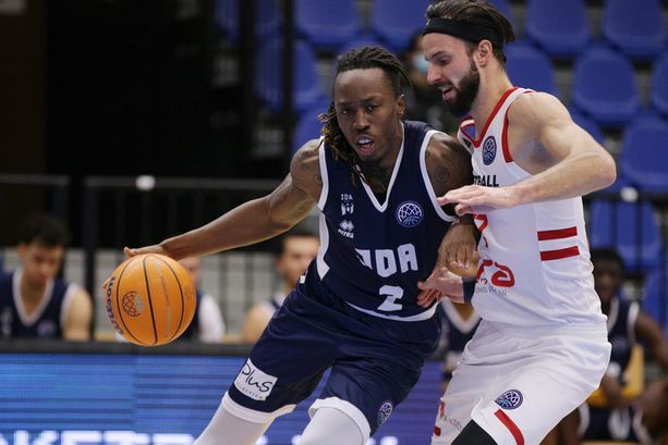 «Jaron Johnson? Buonissimo giocatore, ottimo attaccante e grande atletismo». Garantisce Claudio Coldebella «Jaron Johnson? Buonissimo giocatore, ottimo attaccante e grande atletismo». Garantisce Claudio Coldebella