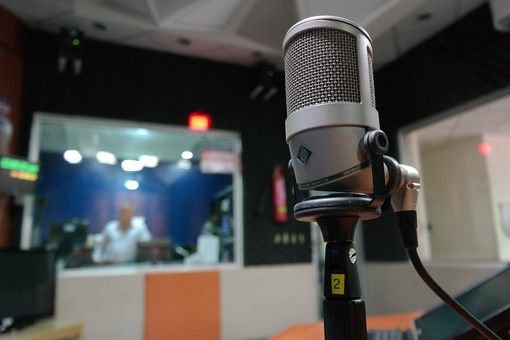 “La radio offre immediatezza e compagnia, ma può anche essere una cura”