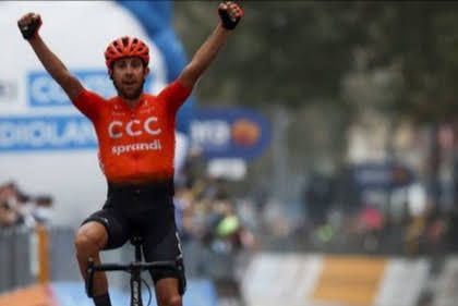 Giro d'Italia: il ceco Cerny solo al traguardo di piazza Alfieri al termine della tappa delle polemiche [FOTOGALLERY E VIDEO]