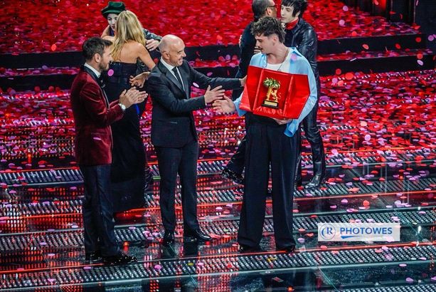 Sanremo 2025, vince il genovese Olly con “Balorda nostalgia” Sanremo 2025, vince il genovese Olly con “Balorda nostalgia”