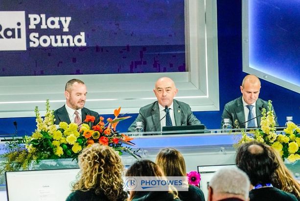 Festival di Sanremo... una storia infinita: la Rai diffida il Comune "Non può concedere i marchi ad altre emittenti"