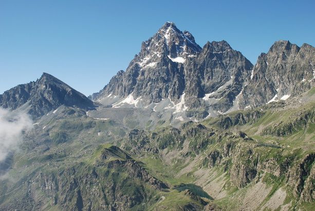 Grossa frana sulla parete Nord del Monviso: in corso le ricognizioni