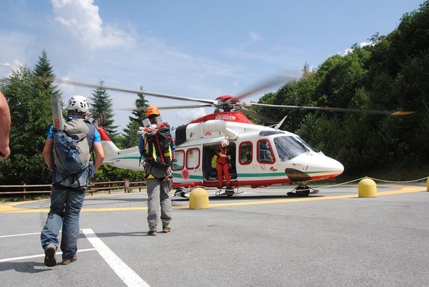 Neonato trovato senza vita a Nole dai genitori, ipotesi "morte in culla" Neonato trovato senza vita a Nole dai genitori, ipotesi "morte in culla"