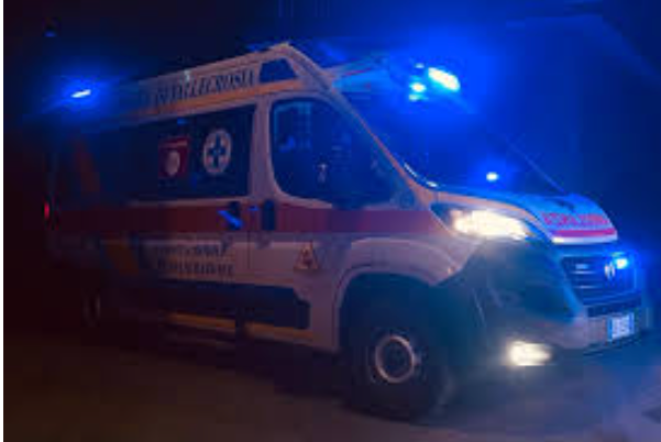 Viggiù, scontro tra un'auto e una moto: soccorsi due giovanissimi di 15 e 17 anni