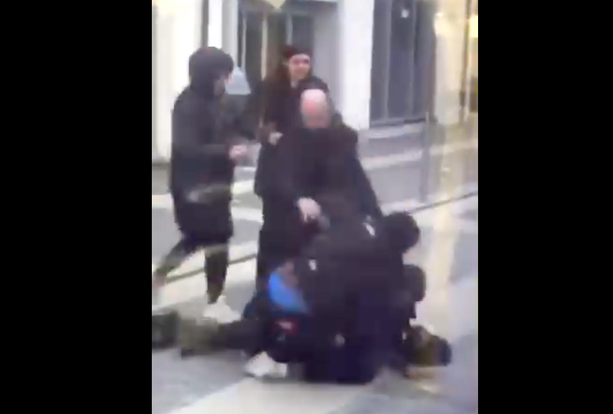 Un 17enne indagato per l’aggressione a un capotreno avvenuta alla stazione a Bra