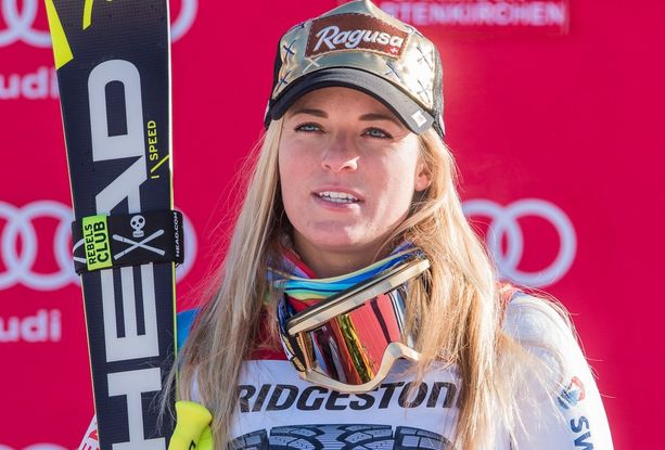 A Cortina la ticinese Lara Gut-Behrami vince l'oro nel Super G. Anche il Genoa la festeggia A Cortina la ticinese Lara Gut-Behrami vince l'oro nel Super G. Anche il Genoa la festeggia