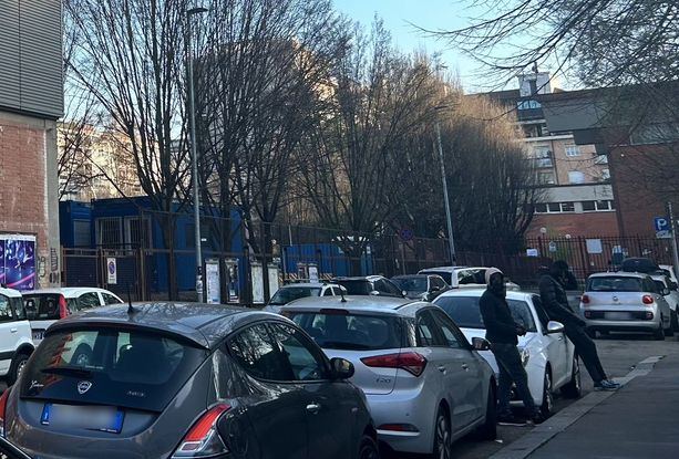 Ex area Parri verso il nuovo Polo 06, ma lo spaccio è indisturbato. Salerno: "Lavoriamo per uno spazio di dialogo con il quartiere" Ex area Parri verso il nuovo Polo 06, ma lo spaccio è indisturbato. Salerno: "Lavoriamo per uno spazio di dialogo con il quartiere"