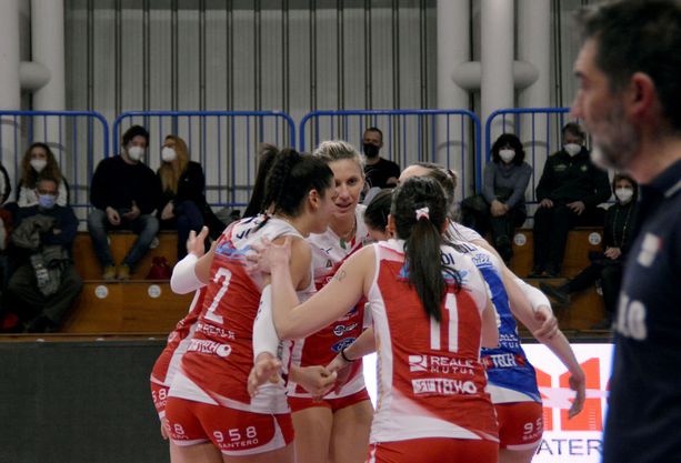 Volley A2/F: Pinerolo si prepara alla sfida nella tana delle ‘leonesse’ Volley A2/F: Pinerolo si prepara alla sfida nella tana delle ‘leonesse’