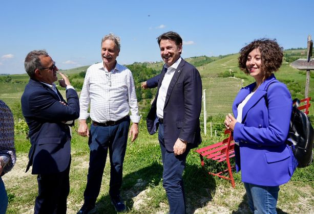 La giornata albese di Giuseppe Conte: pranzo e visita in cantina per il presidente M5S [FOTO]
