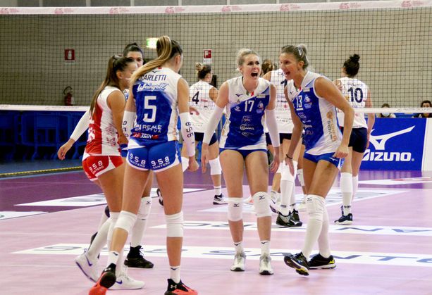 Volley A2/F: Pinerolo in recupero travolge l’imbattuta Talmassons Volley A2/F: Pinerolo in recupero travolge l’imbattuta Talmassons