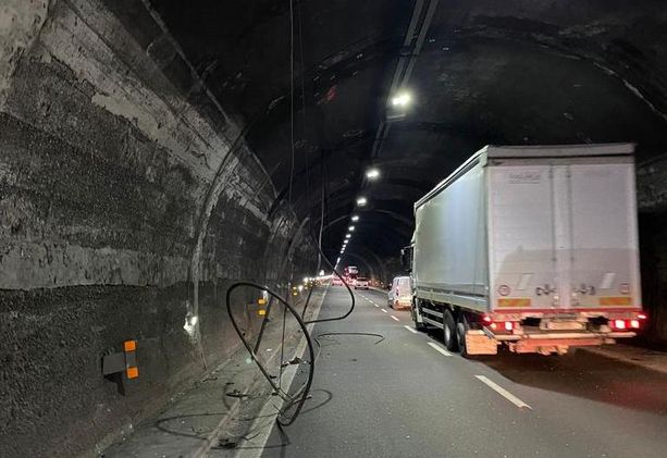 Necessari ulteriori approfondimenti, chiusa anche domani la galleria Monte Sperone sulla A12