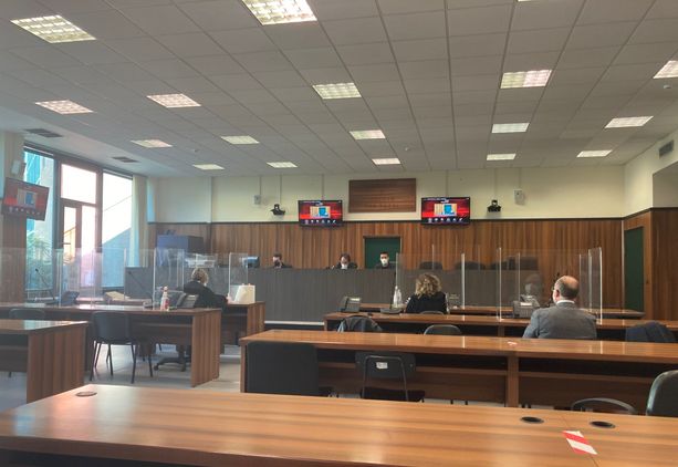 Imperia, 40enne non denuncia il possesso dei fucili ereditati dal padre e finisce a processo: assolto dal gup Imperia, 40enne non denuncia il possesso dei fucili ereditati dal padre e finisce a processo: assolto dal gup