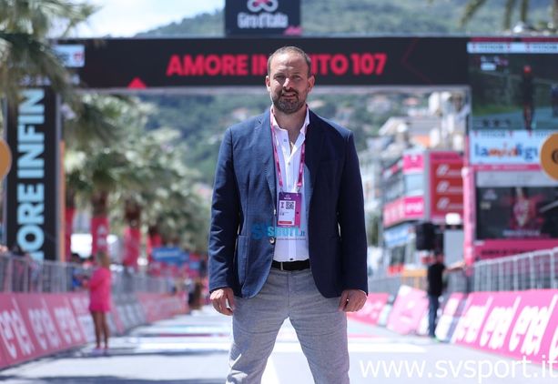 Andora in festa per il Giro d'Italia, Rossi: "Giornata memorabile, entriamo nella storia del ciclismo" (VIDEO)
