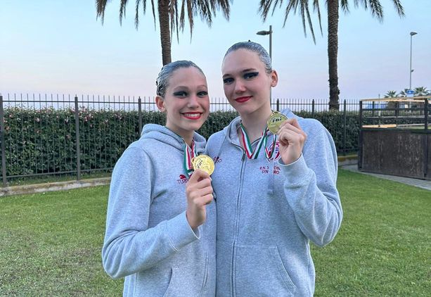 Sincro. Nuovo oro per la Rari Nantes Savona, medaglia al collo per Flaminia Vernice e Sarah Rizea Sincro. Nuovo oro per la Rari Nantes Savona, medaglia al collo per Flaminia Vernice e Sarah Rizea