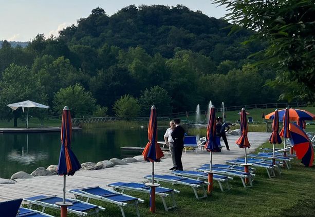 La tragedia della piccola Anisa morta al biolago di Caraglio: la Procura chiede sei rinvii a giudizio