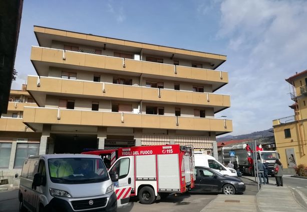 “Rifugiati sul balcone”: gli sfollati di Luserna San Giovanni raccontano la notte dell’incendio “Rifugiati sul balcone”: gli sfollati di Luserna San Giovanni raccontano la notte dell’incendio
