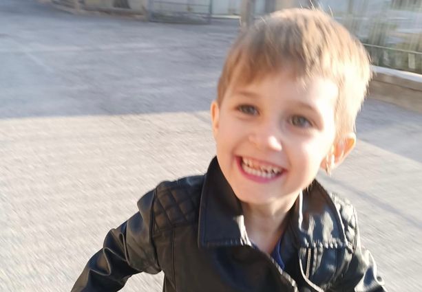Mira ora è libera”: Dronero piange la piccola Mirabel, di soli 5 anni Mira ora è libera”: Dronero piange la piccola Mirabel, di soli 5 anni