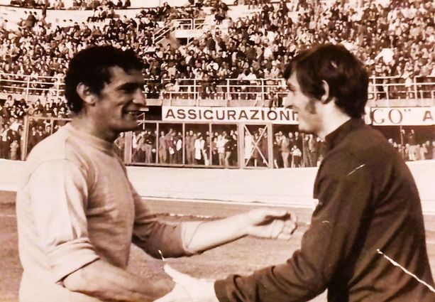 «Intitoliamo a Gigi Riva il campo sportivo di Leggiuno, perché le sue gesta rimangano come esempio per le future generazioni di calciatori» «Intitoliamo a Gigi Riva il campo sportivo di Leggiuno, perché le sue gesta rimangano come esempio per le future generazioni di calciatori»