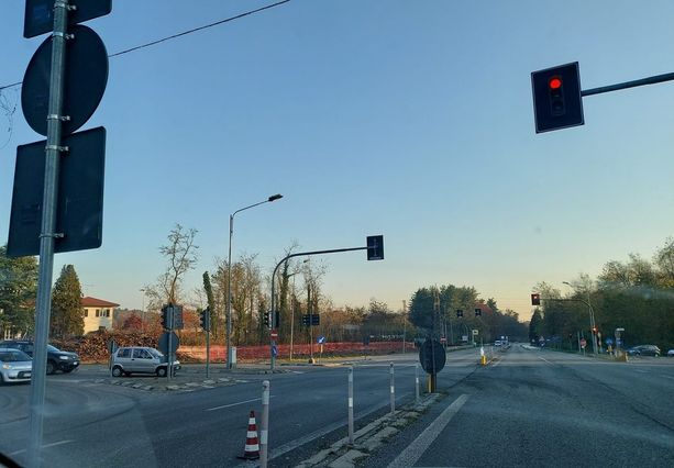 Eliminare tutti i semafori della superstrada Besozzo-Vergiate: via libera del Governo all'ordine del giorno di Pellicini