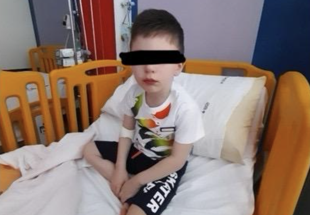 Un dentro-fuori dall’ospedale lungo più di tre anni: «Aiutate mio figlio, non sapere cosa abbia mi dà una sensazione di impotenza»