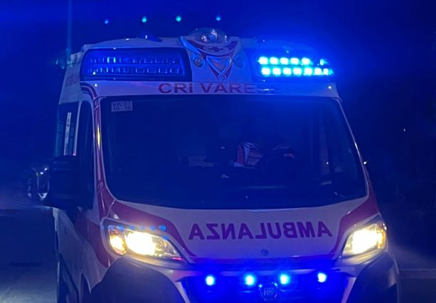 Auto pirata investe due pedoni in via Sacco a Varese: uno è grave