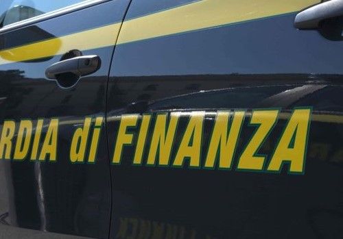 L’operazione ‘Carta bianca’ dei finanzieri svela fatture false per cinquanta milioni