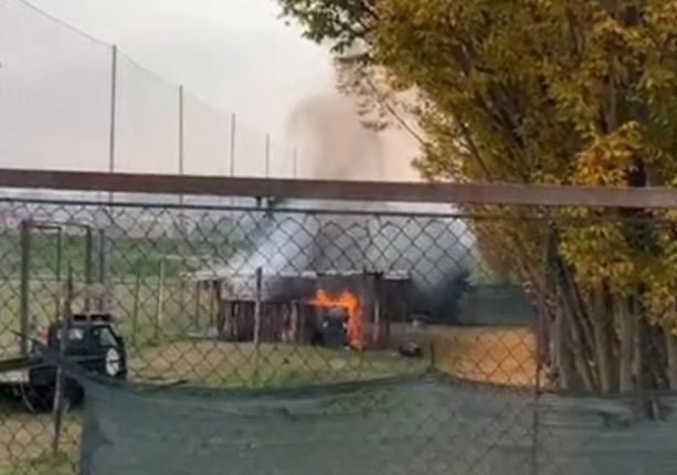 A fuoco la struttura del &quot;Al Terzo Tempo&quot; di Asti, luogo estivo di spettacoli all'aperto [FOTO]