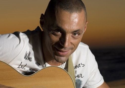 ‘Solo una volta feat Clementino’, svelato il secondo capitolo del progetto di Alex Britti ‘Solo una volta feat Clementino’, svelato il secondo capitolo del progetto di Alex Britti