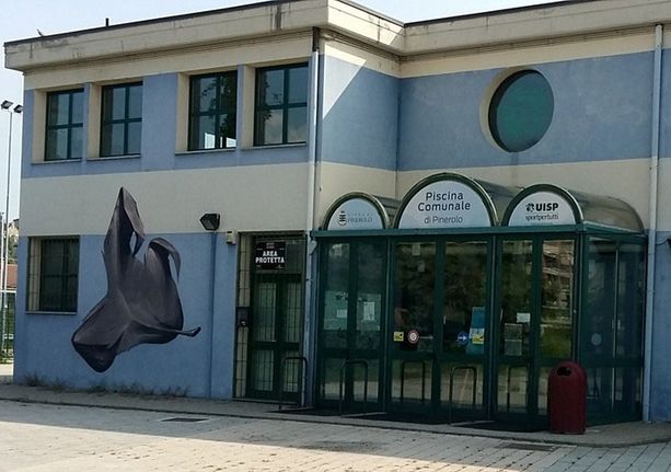 La sala filtri della piscina comunale di Pinerolo non è più a bagno