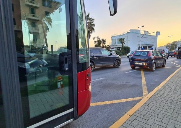 Albissola, paura sull'autobus: giovane accoltellato, codice rosso al San Paolo Albissola, paura sull'autobus: giovane accoltellato, codice rosso al San Paolo