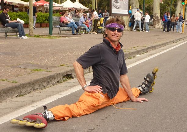 Storie di Orgoglio Astigiano. Enrico Perano, il prof da record sui pattini: &quot;La matematica? Va a rotelle, come me. Sulle colline astigiane ho fatto discese incredibili&quot;