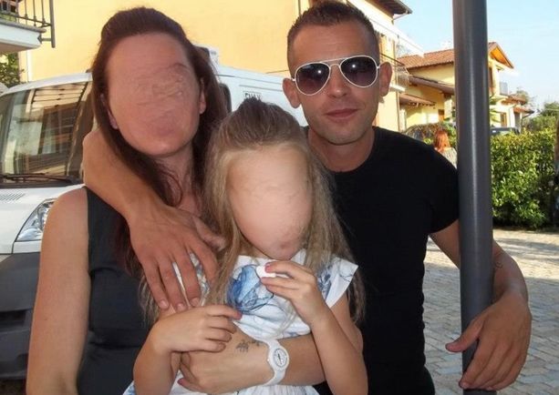 Il dolore infinito della madre di Giada e Alessio: «Lo sapevo, non dovevo lasciarli con lui» Il dolore infinito della madre di Giada e Alessio: «Lo sapevo, non dovevo lasciarli con lui»