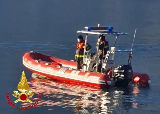 Gavirate, trovata senza vita nel lago la donna di 79 anni scomparsa ieri sera Gavirate, trovata senza vita nel lago la donna di 79 anni scomparsa ieri sera