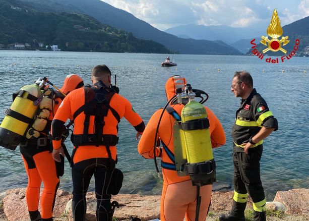Non ce l'ha fatta il ragazzo di 22 anni inabissatosi nel lago Ceresio: è morto in ospedale