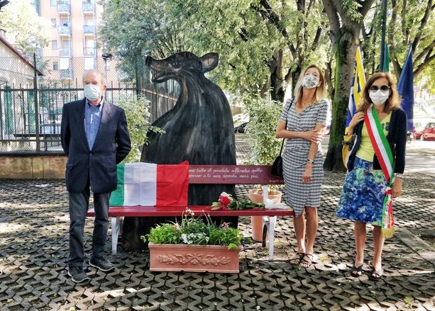 In piazza Umbria una targa per Andrea Soldi, morto dopo un tso nel 2015 In piazza Umbria una targa per Andrea Soldi, morto dopo un tso nel 2015