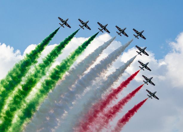 Tutto pronto per lo show delle Frecce Tricolori. Attese oltre 100 mila persone: tutto quello che c'è sapere Tutto pronto per lo show delle Frecce Tricolori. Attese oltre 100 mila persone: tutto quello che c'è sapere